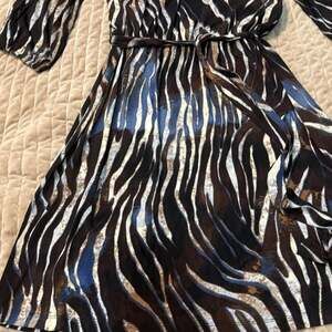 Valerie bertinelli black blue and